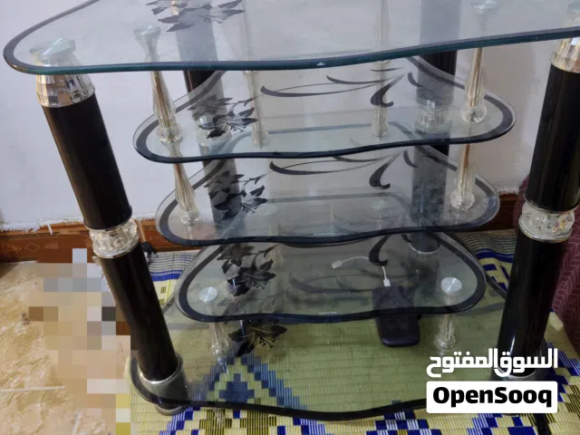 ميز كبير كما موضح