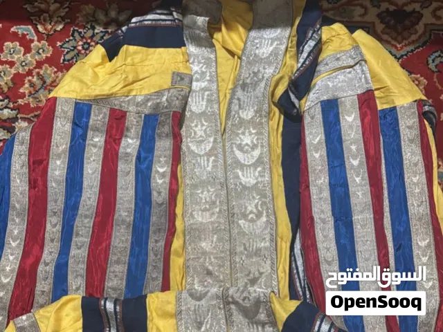 نشري في كرادي من 2000 دينار الي 3000 دينار محل ثوب الرجال للزي العربي بعد جامع بوغولة