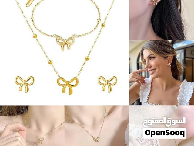 سيت شكل فيونكة   سيت متكون من قلادة + سوار + تراچي