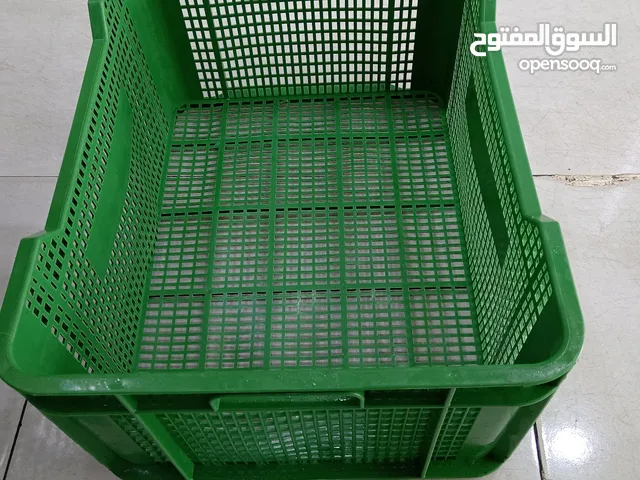 صندوق سلة بلاستيك للمطاعم و الخضار مستعمل