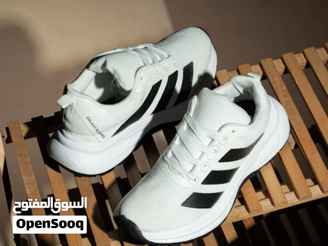 كوتشي ايفا Adidas adstar Lk3( مخزن81)  كوتشي رياضي عصري  لو بتدور على كوتشي يجمع بين الراحة + الشكل