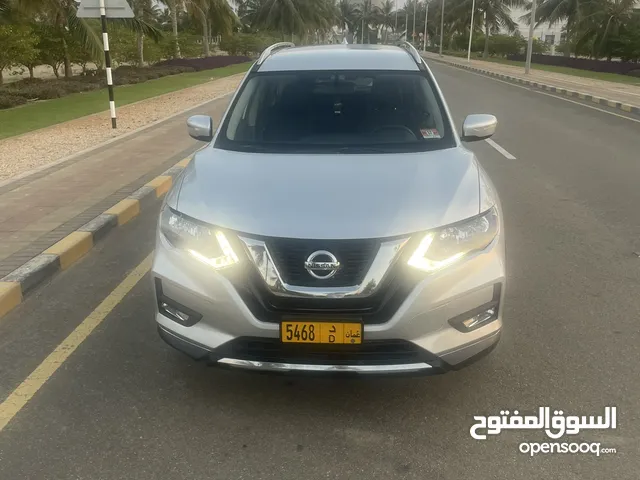 Nissan Rogue 2017 in Dhofar