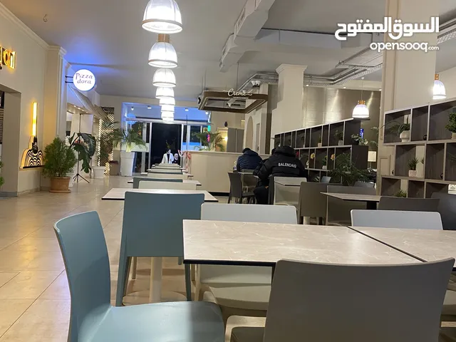 مكان للايجار داخل مجمع عاصمة النخيل للمطاعم راغبة بالانضمام التواصل علي رقم للمزيد من تفاصيل