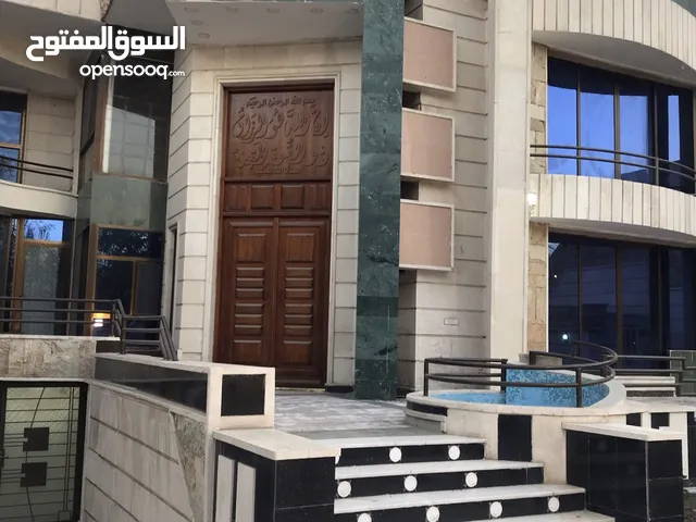 1000 m2 More than 6 bedrooms Villa for Sale in Baghdad Khadra