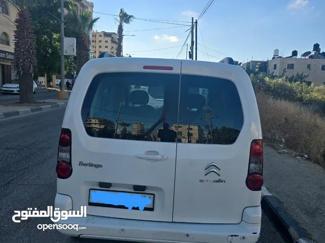 citroen berlingo سيارة مرتبة و نظيفة