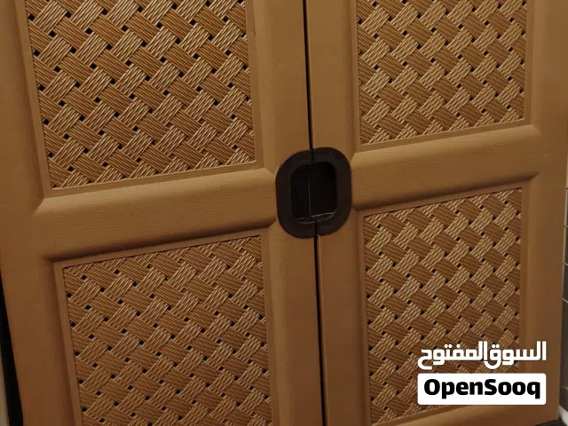خزانة بحالة ممتازة
