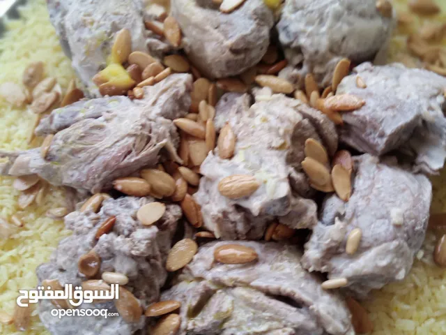 شيف طباخ شرقي وغربي وسلطات ابحث عن عمل خبره في الاكل العربي والسلطات خبره في الفندق
