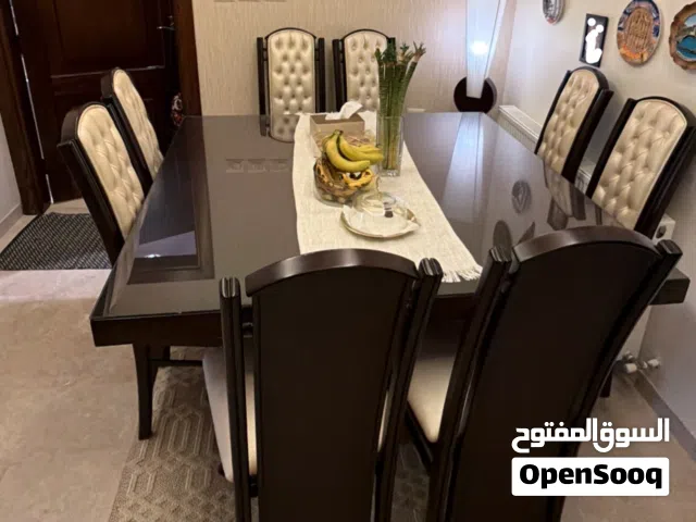 طاوله طعام خشب زان 8 مقاعد للبيع