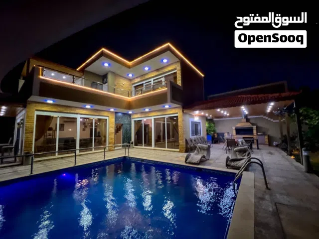 2 Bedrooms Chalet for Rent in Salt South Shuna