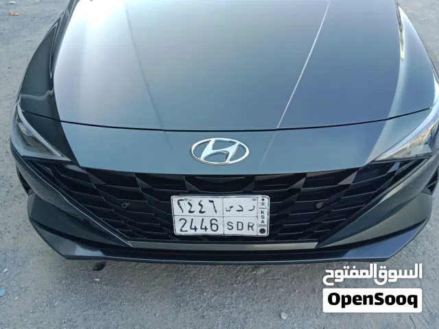 2022 Hyundai Elantra Standard