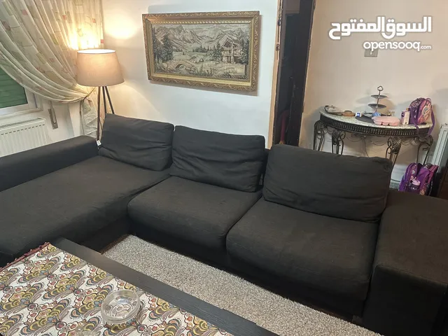 كنب زاوية ريش وليس اسفنج مع طاولة خشب اسود