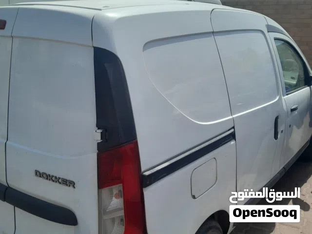 رينو دوكر بوكس
