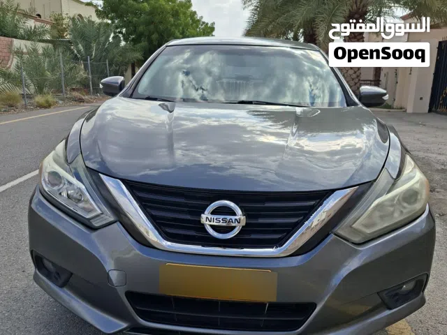 سيارةالتيما للبيع موديل 2017 Sl   نظيفه جدا جدا بدون حوادث