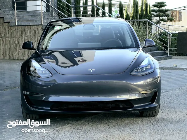 2023 Tesla Model 3 فحص اوتوسكور ممتاز 87% تقدير A