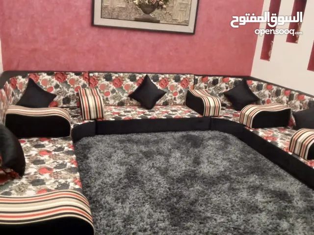 غرفة جلوس للبيع استعمال بسيط جدا بحالة ممتازة كلها تفصيل وتتحمل الضغط وكأنها جديدة