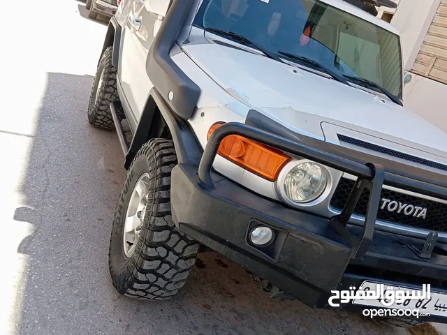 Used Toyota FJ in Tripoli