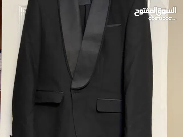 بدلة فرح فاخرة من “بن سليمان” – مقاس 46 – استعمال مرة واحدة فقط
