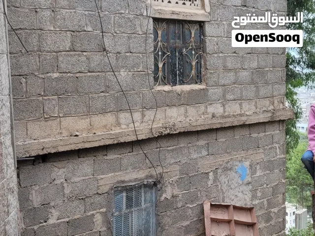 Building for Sale in Ibb Dhihar