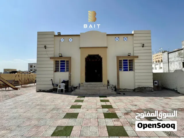 للبيع منزل مستقل فالعامرات على أول خط من شارع العام الرئيسي مقابل نيستو مع 20 متر مواقف