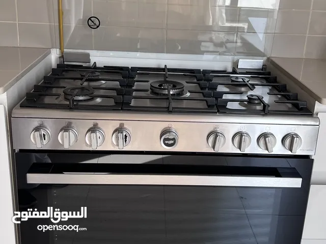 موقد و فرن غاز كبير 5 مواقد بحالة ممتازة للبيع Gas Cooker 5 cookers in Excellent Condition for sale