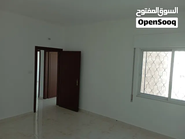 شقة في موقع استراتيجي طابق 3 مساحتها 148 متر مطلة على شارع الاردن قريبة من مستشفى الرشي