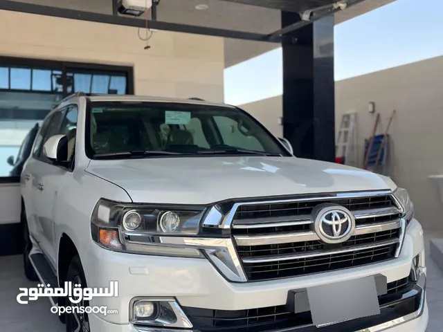 Used Toyota Land Cruiser in Abu Dhabi