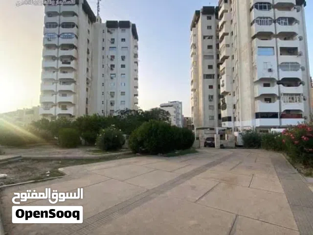 شقه. عمارات. الدكاتره.  زوايه. الدهماني.  لبيع. تحتاج. صيانه