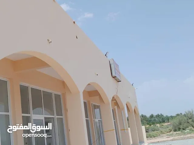 للبيع عمارة تجارية سكنية في ولاية بهلاء – العُقير