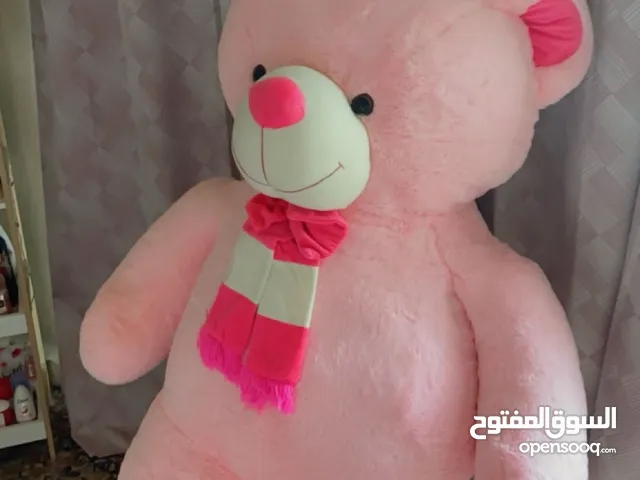 GIANT PINK TEDDY BEAR FOR SALE. ALMOST NEW BOUGHT ONLY 3 MONTHS AGO. GOOD QUALITY. PERFECT FOR KIDS