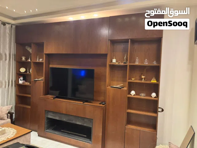 بوفيه قياس 3.5×2.60 يحتوي على فايربليس بحالة الوكالة خشب زان مع إنارة ليد