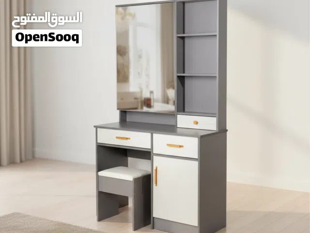 طاولة تسريحة مودرن Grain Line مع مرآة منزلقة ومساحات تخزين واسعة