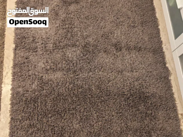 سجاد متنوع للبيع بسعر مغري