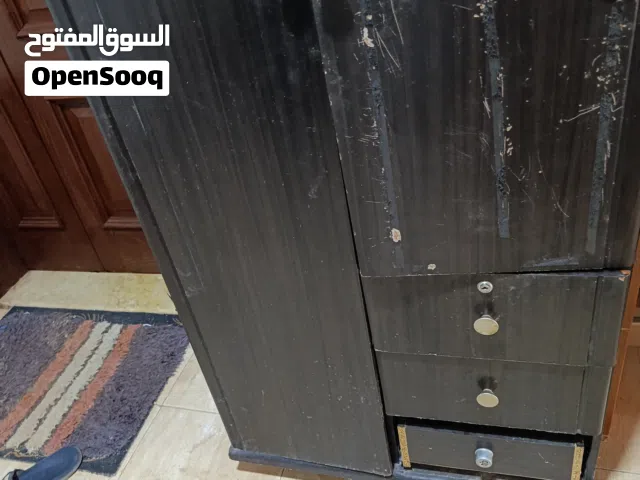 دولاب للبيع فردي لي الشباب يبي مرايه بس ورخيص