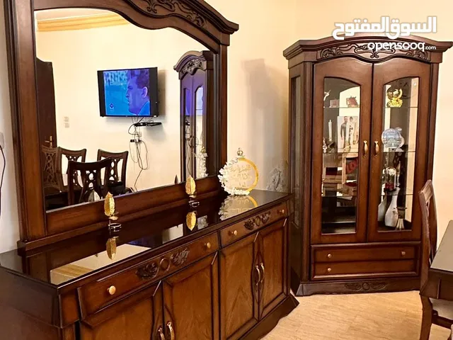 أثاث فاخر للبيع بداعي السفر بحالة ممتازه