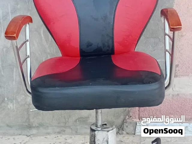 2 كراسي حلاقة للبيع ،