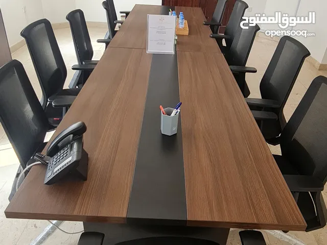 أثاث مكتبي راقي وفخم ذو جودة عالية وبأرخص سعر High-quality, luxurious office furniture at the best p