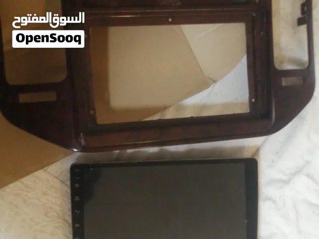 شاشه مع ديكور