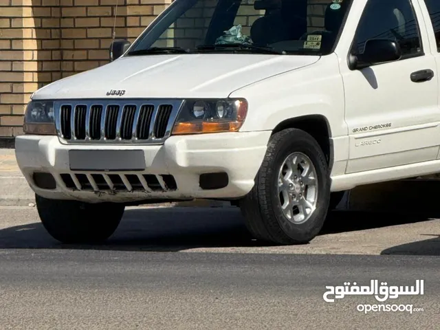 جيب كراند شيروكي موديل 2000