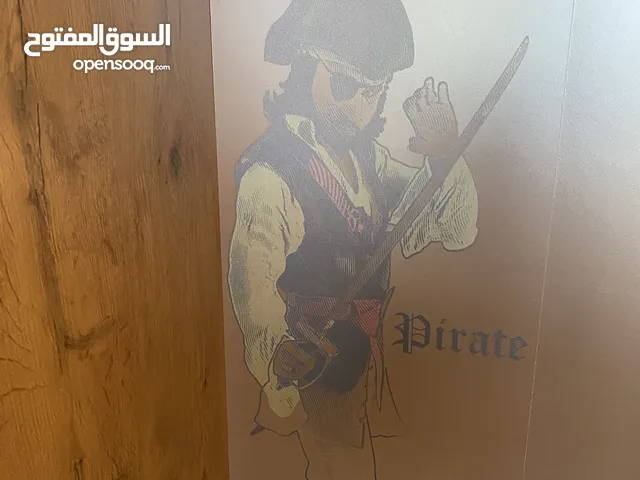 غرفة نوم طفل قراصنة تركية ماركة CILEK شبه جديد : خزانة + سرير + فرشة + كومودينا + مكتب + ستارة