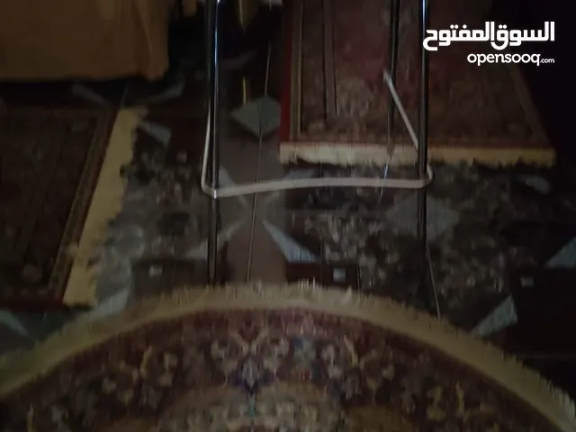 أربعة كرسى بار بحالة جيدة