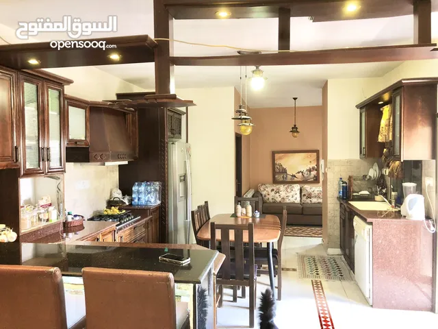 320 m2 4 Bedrooms Apartments for Sale in Ramallah and Al-Bireh Al Tira