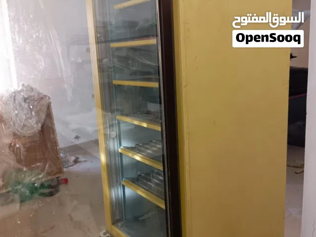 فريزر عرض واقف حجم كبير صناعة إيطالية تحكم ديجيتال ممتازة يصلح للمطاعم والمحلات