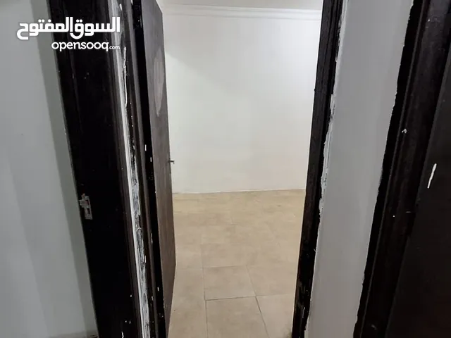 غرفة ماستر بحمام للايجار لمده شهر غير مفروشة