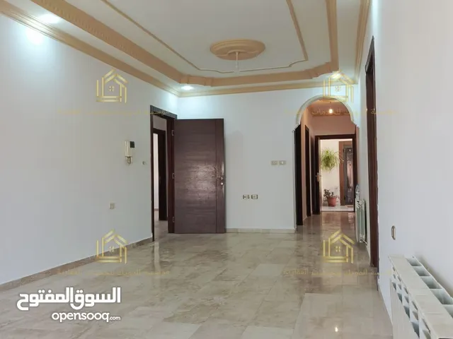 شقة مميزة - الجبيهة - 3نوم1ماستر - 220م - بلكونتين بإطلالــــه مميزة - قرب الخدمات العامة