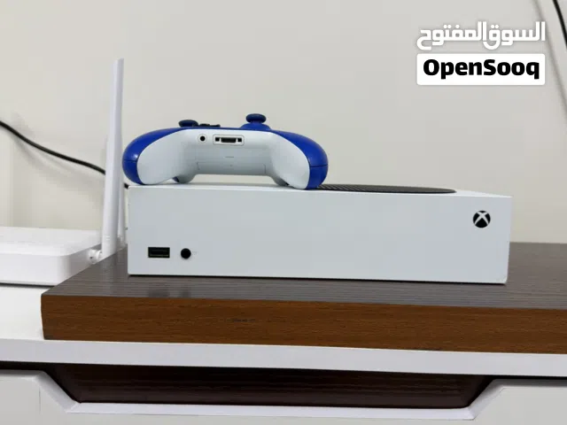 xbox series s مستعمل مع العاب و اشتراك   وقيم باس هدية عند الشراء!!،الجهاز مش مفتوح من قبل للصيانة