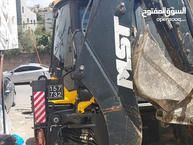 جرافة بحالة ممتازه