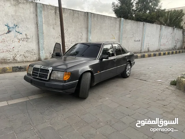 Mercedes Benz E-Class 1993 in Sana'a