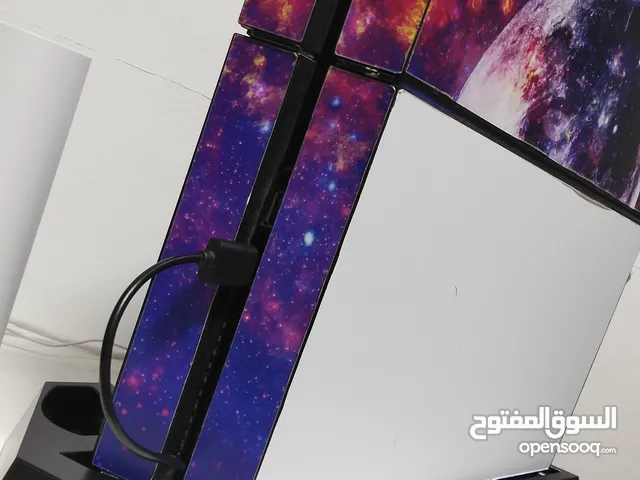 قاعدة تبريد لكل انواع البلايستيشن 4 بحالة ممتازة مع قاعدتين شحن