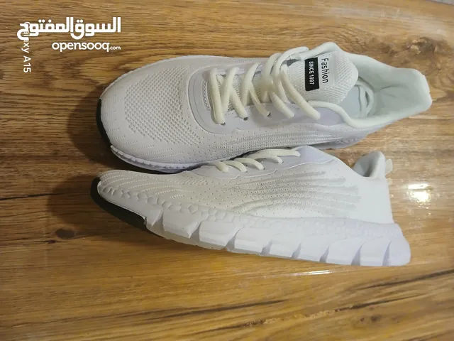 White Comfort Shoes in Southern Governorate