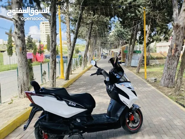 دراجة نوع كامكو 2019